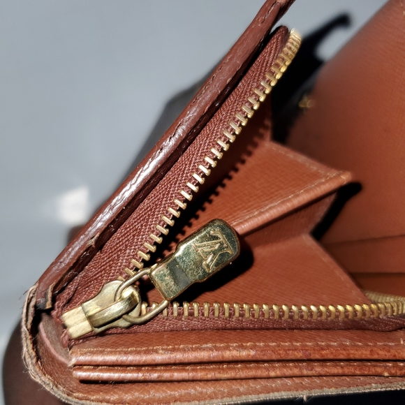 Louis Vuitton Monogram Snap Tresor Wallet - Picture 13 of 15